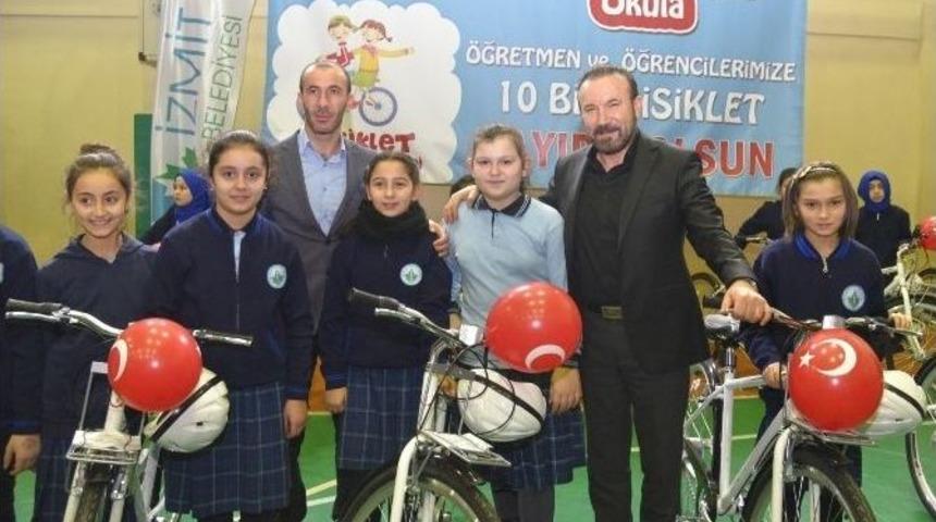 Başkan Doğan&rsquo;dan &Ouml;ğrencilere Karne Hediyesi