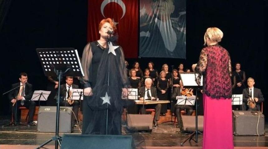 &rsquo;g&ouml;n&uuml;lden Dile Şarkılar&rsquo; Konseri İlgi G&ouml;rd&uuml;