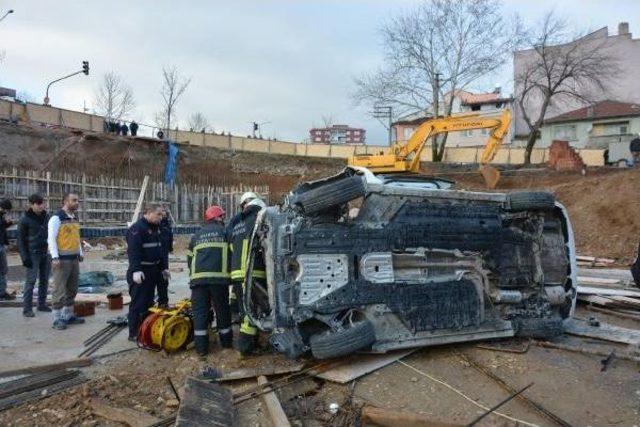 Otomobiliyle Temel Çukuruna Uçan Hukuk Fakültesi Öğrencisi Öldü