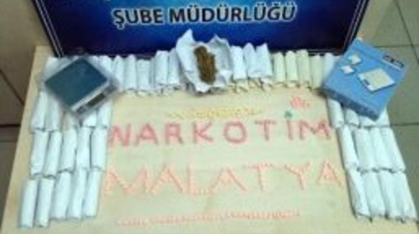 Malatya&rsquo;da 182 Adet Uyuşturucu Hap, 1 Kilo 595 Gram Esrar Ele Ge&ccedil;irildi