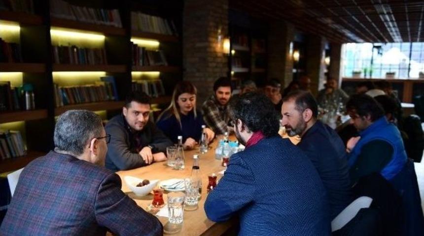&Uuml;sk&uuml;dar Belediyesi, Gazetecileri Kahvaltıda Ağırladı