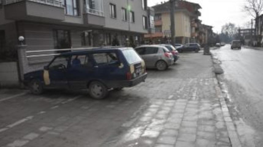 D&uuml;zce&rsquo;de Kaldırım İşgaline Ceza