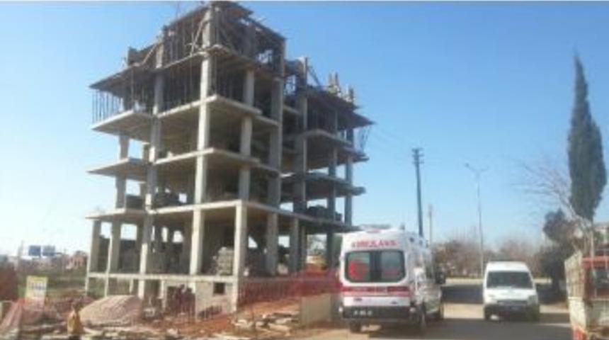 İnşaattan D&uuml;şen İş&ccedil;i Yaralandı