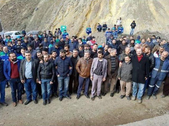 Şirvan da Işten &Ccedil;ıkarılan Maden Iş&ccedil;ilerinden Oturma Eylemi 3