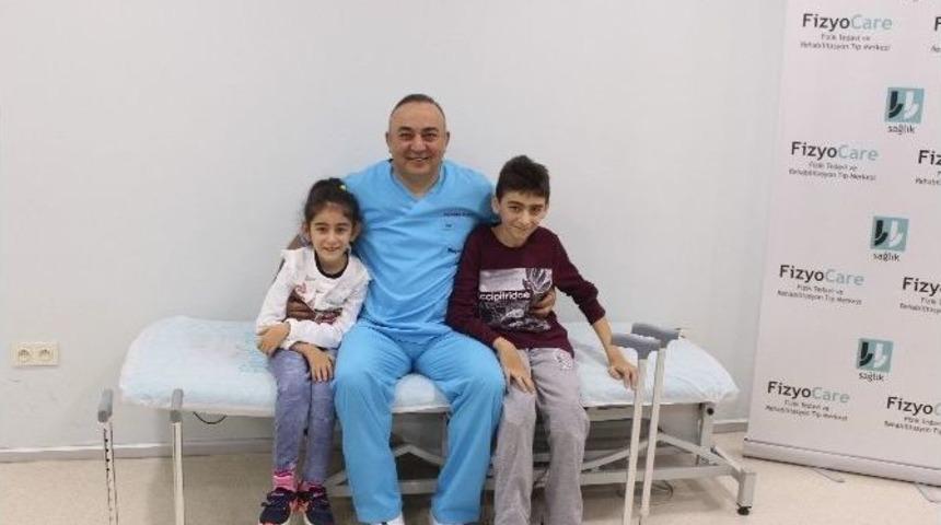 Beyin Fel&ccedil;li İki Kardeş İlk Adımlarını Attı