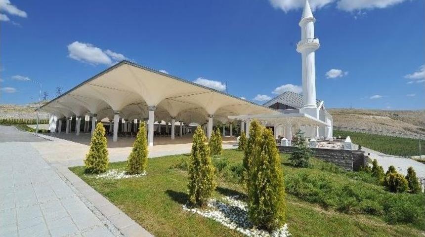 Ortak&ouml;y Mezarlığı&rsquo;na İlgi Artıyor