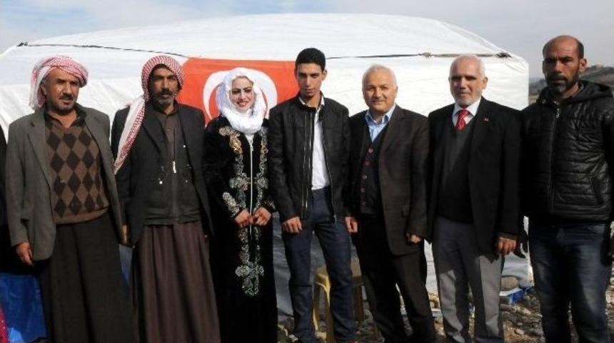 Suriyeli &Ccedil;ifte Hayırsever D&uuml;ğ&uuml;n&uuml;