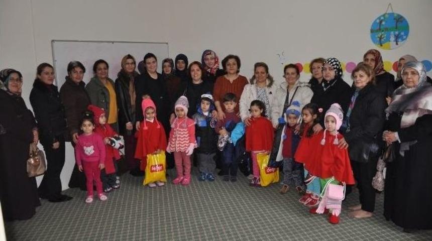 Kur&rsquo;an Kursu &Ouml;ğrencilerine Hediye