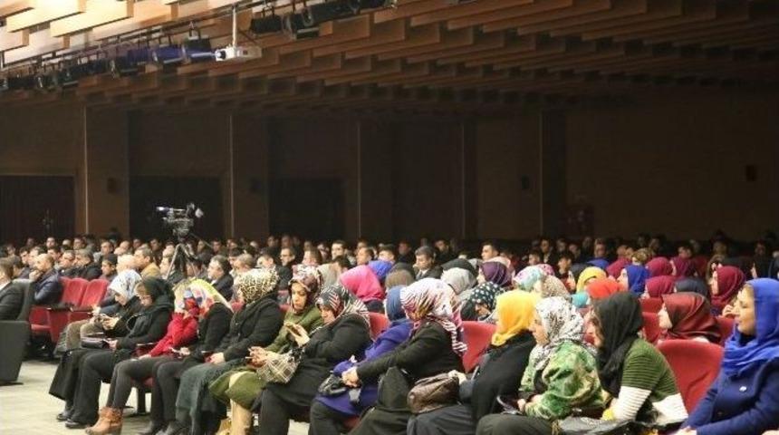 Şehitler İ&ccedil;in Anma Programı D&uuml;zenlendi