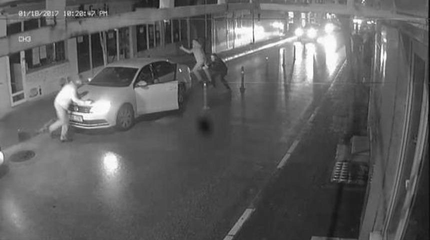 3 Kişinin Silahlı Kavgası G&uuml;venlik Kamerasında