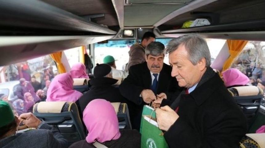Burhaniye&rsquo; De Umrecileri Başkan Yardımcıları Uğurladı
