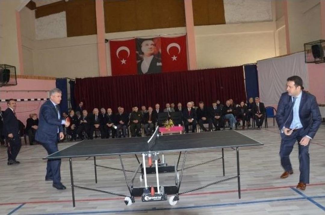 Of&rsquo;ta Okul Kış Sporlarında Şampiyonlar &Ouml;d&uuml;llendirildi