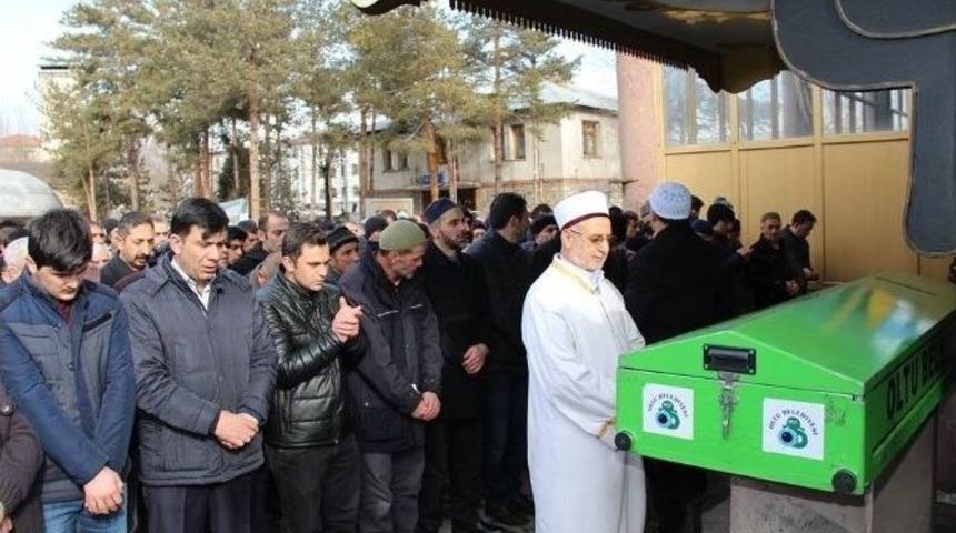 &Uuml;zeyir Hoca Son Yolculuğuna Uğurlandı