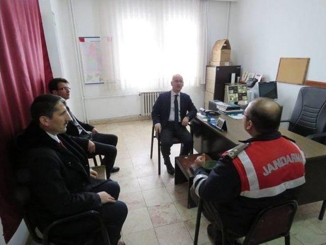 Boz&uuml;y&uuml;k Kaymakamı Yaman&rsquo;dan Dodurga&rsquo;ya Ziyaret 2