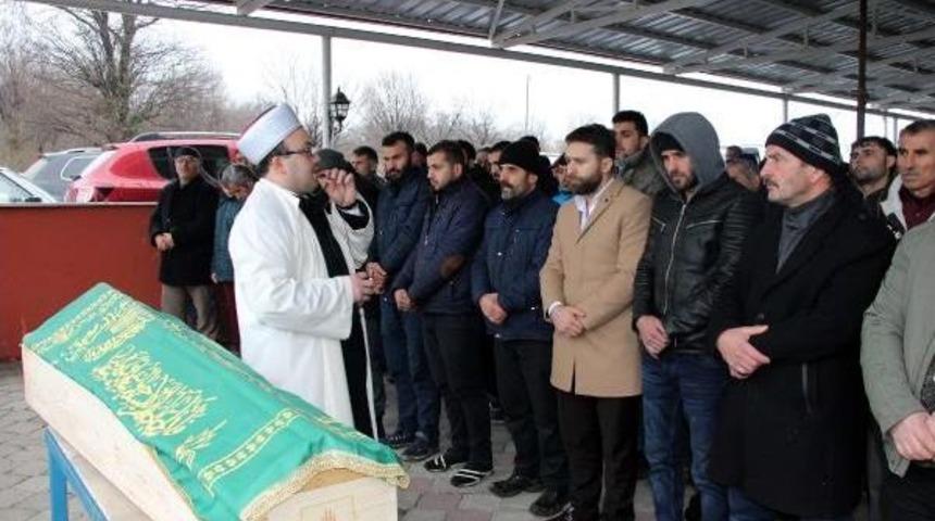 Silivri'de Seken Kurşunla &Ouml;len Lise &Ouml;ğrencisi Toprağa Verildi