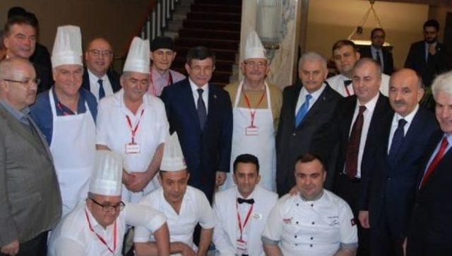 Başbakan Yıldırım a, Meclis te İneg&ouml;l K&ouml;ftesi Ikram Ettiler 1