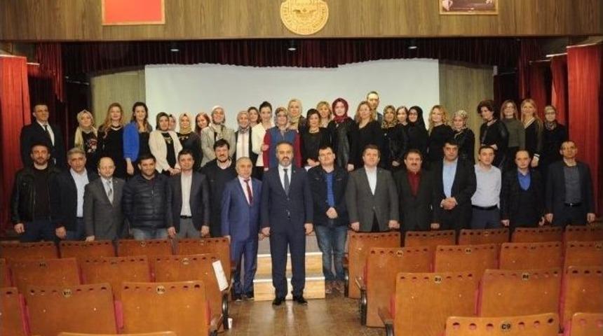 İnesmek&rsquo;te 400 Kursiyer Sertifika Aldı