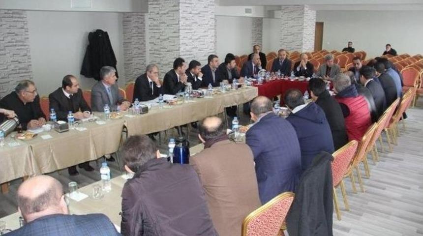 Vali &Ccedil;ınar, Tekstil Sekt&ouml;r&uuml; Temsilcileriyle Bir Araya Geldi