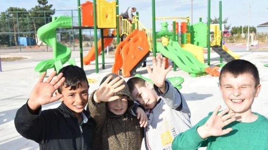 Cumhuriyet Mahallesi Yeni Parka Kavuşuyor