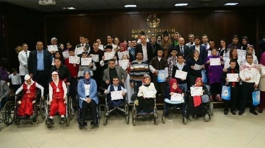 Engelli &Ouml;ğrencilerin Karne Sevinci