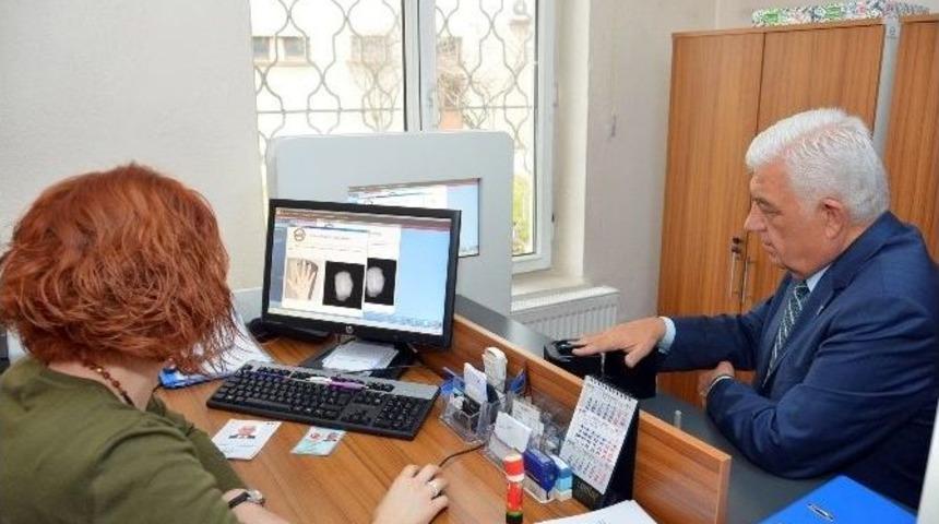 Başkan G&uuml;r&uuml;n &Ccedil;ipli Kimlik İ&ccedil;in Başvurusunu Yaptı