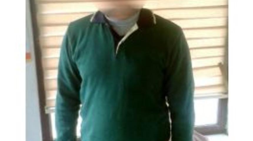 &Ouml;ğrenci Kıyafeti Giyerek Dolandırıcılık Yapan Şahıs Yakalandı