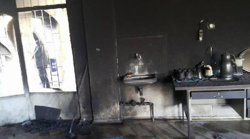 Chp Binasını Kundaklayan Sanığa 8 Yıl Hapis Cezası