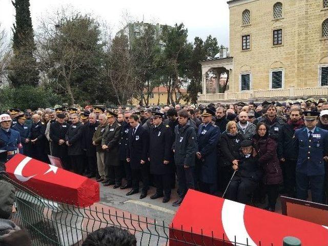 Kırgızistan’da Uçak Kazasında Ölen Üç Mürettebat İçin Cenaze Töreni Düzenlendi