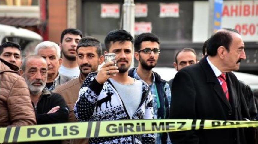 Duraktaki Poşet Bomba Korkusu Yaşattı