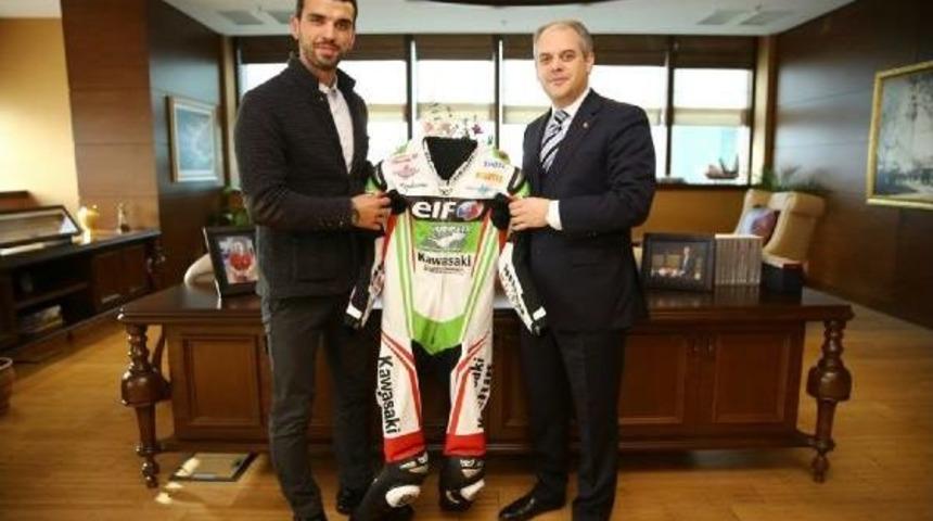 Bakan Kılı&ccedil;, Kenan Sofuoğlu'nu Kabul Etti