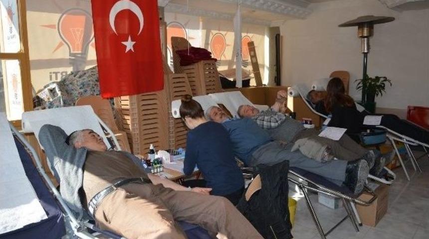 Ak Parti Korkuteli İl&ccedil;e Teşkilatından Kan Bağışı