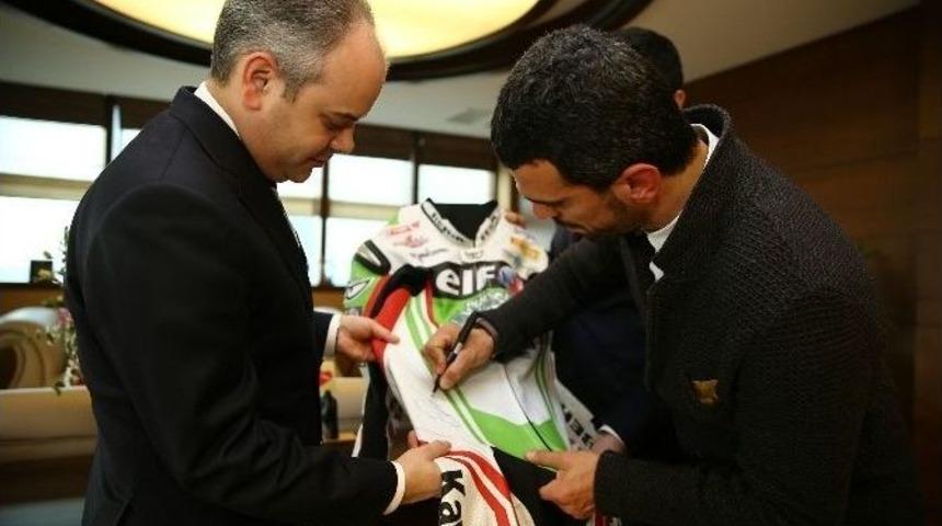 Bakan &Ccedil;ağatay Kılı&ccedil;, Kenan Sofuoğlu&rsquo;nu Kabul Etti