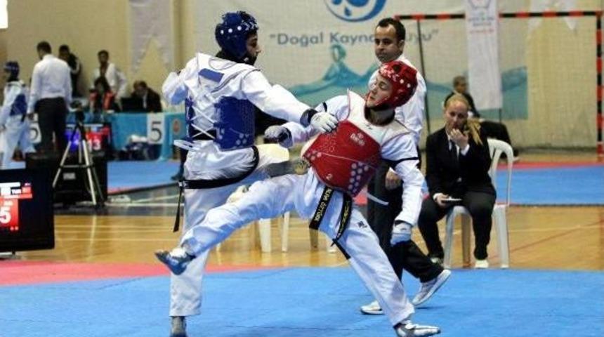 Lisanslı Tekvando Sporcusu 400 Bine Ulaştı