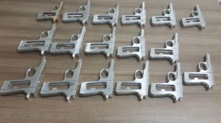 Rize&rsquo;de Jandarma Ka&ccedil;ak Silah At&ouml;lyelerine Baskınlarını S&uuml;rd&uuml;r&uuml;yor