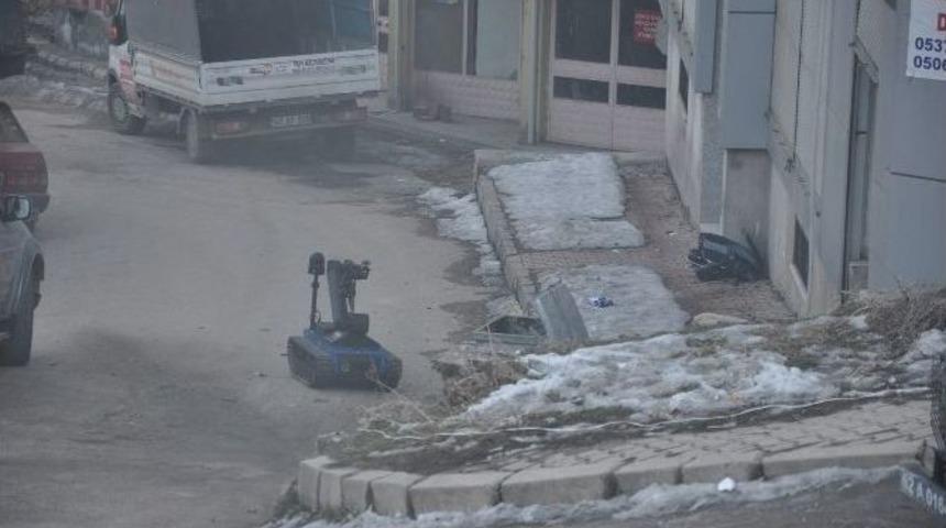 Tunceli&rsquo;de Ş&uuml;pheli Bavul Polisi Alarma Ge&ccedil;irdi