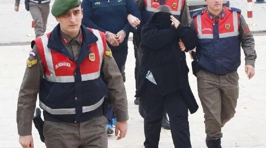 Sahte Kimlikle Evlilik Dolandırıcılığına 4 G&ouml;zaltı