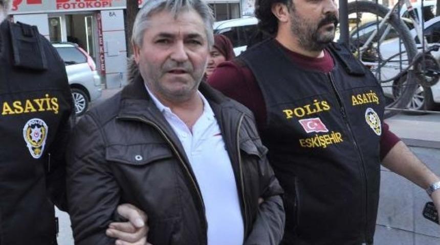 Eşini Kalbinden Bı&ccedil;aklayan Koca: Boğuştuk, Bı&ccedil;ak Eşime Saplanmış