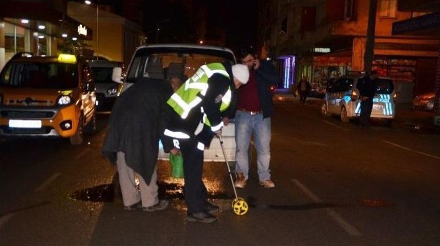 Minib&uuml;s Yayaya &Ccedil;arptı: 1 Yaralı