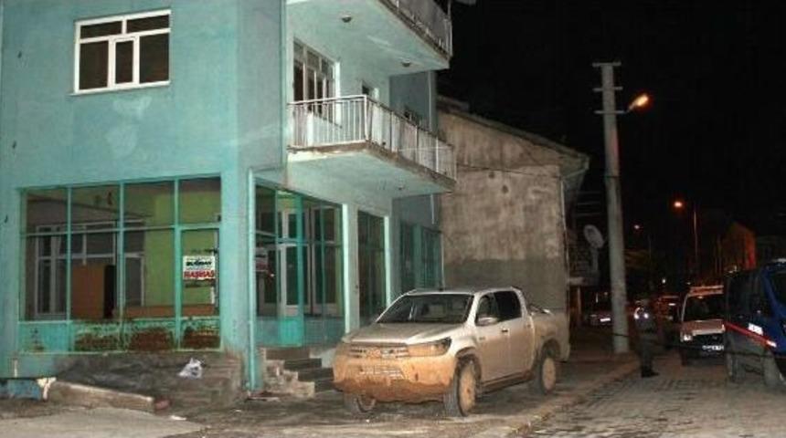 Karamanlı&rsquo;Da Silahlı Kavga: 1 &Ouml;l&uuml;, 3 Yaralı