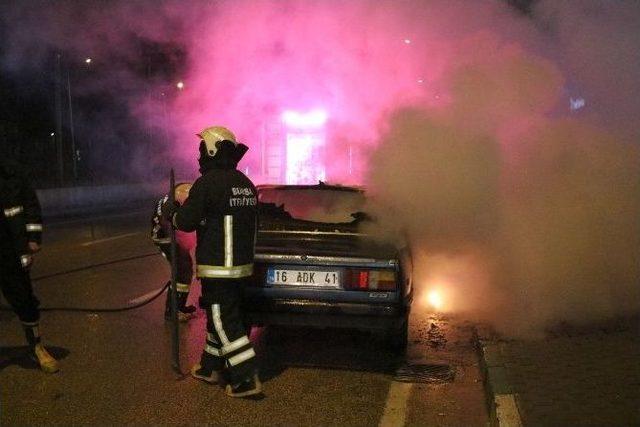 Bursa’da Trafik Kazası Yapan Sürücü Aracını Ateşe Verdi