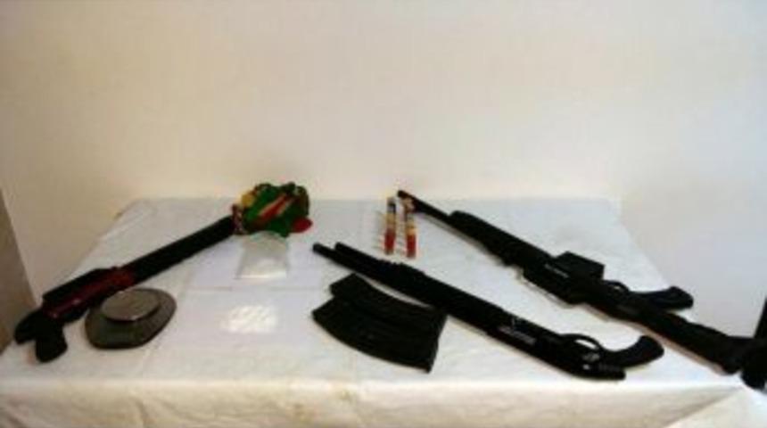 Jandarmadan Eve Baskın