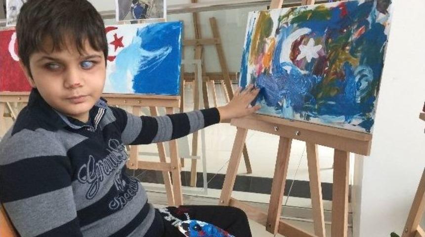 (&ouml;zel Haber) G&ouml;rme Engelli &Ouml;ğrenciler 15 Temmuz&rsquo;un Resmini Yaptı