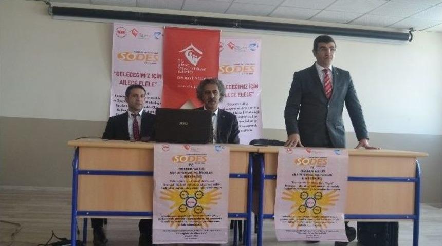 Erzurum&rsquo;da &ldquo;geleceğimiz İ&ccedil;in Ailece El Ele Projesi&rdquo; Kapsamında Eğitim Programı D&uuml;zenlendi