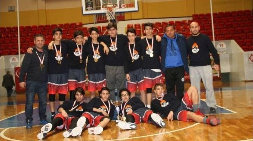 Yıldız Erkek Basketbolde Buhara Ortaokulu Adana Birincisi