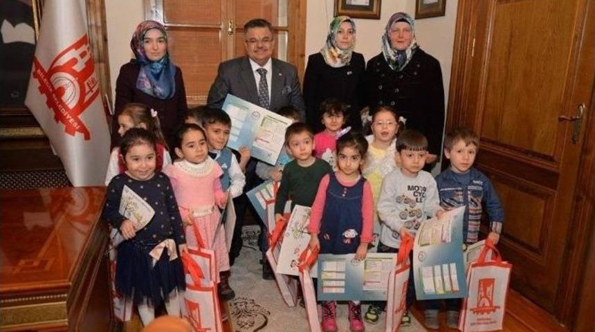 Miniklerin Karneleri Başkan Yağcı&rsquo;dan