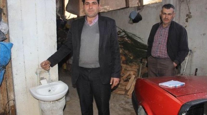 Mahalleye D&ouml;nene K&ouml;yl&uuml;lerin &lsquo;atık Su Ve Geriye D&ouml;n&uuml;k Bor&ccedil;&rsquo; İsyanı