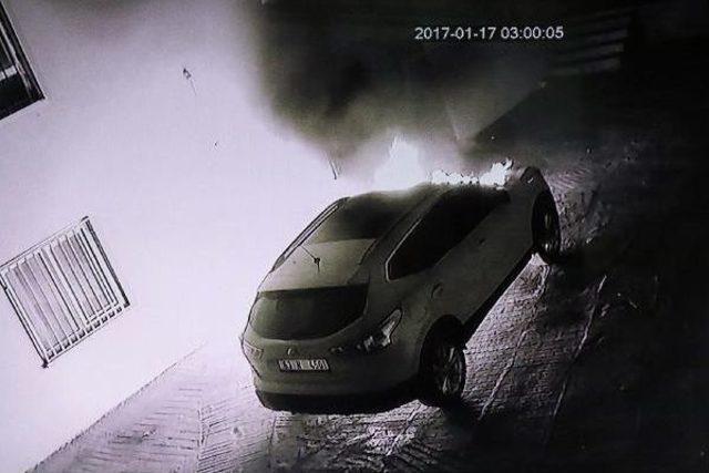 Otomobilin Kundaklanması Güvenlik Kamerasında