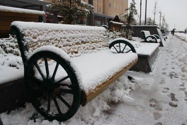 Eskişehir Yeni G&uuml;ne Karla Uyandı 1