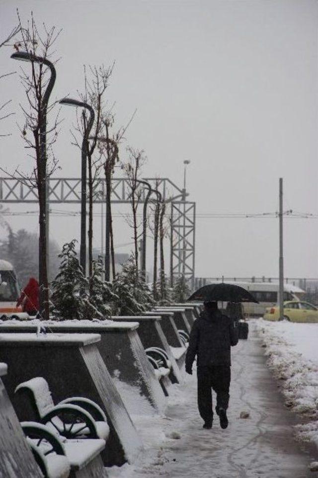 Eskişehir Yeni G&uuml;ne Karla Uyandı 2
