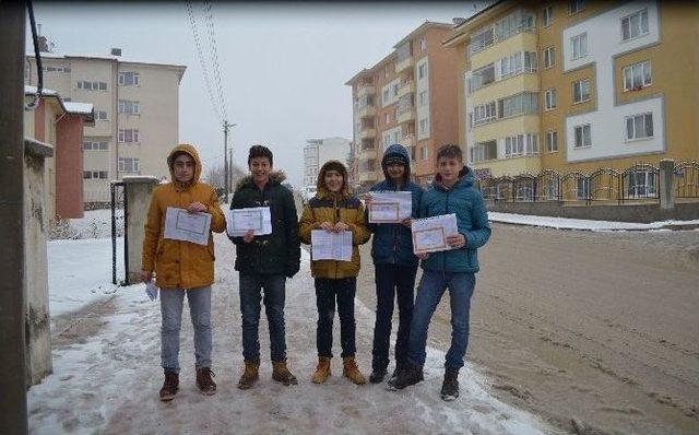 Söğüt’te Öğrencilerin Karne Sevinci